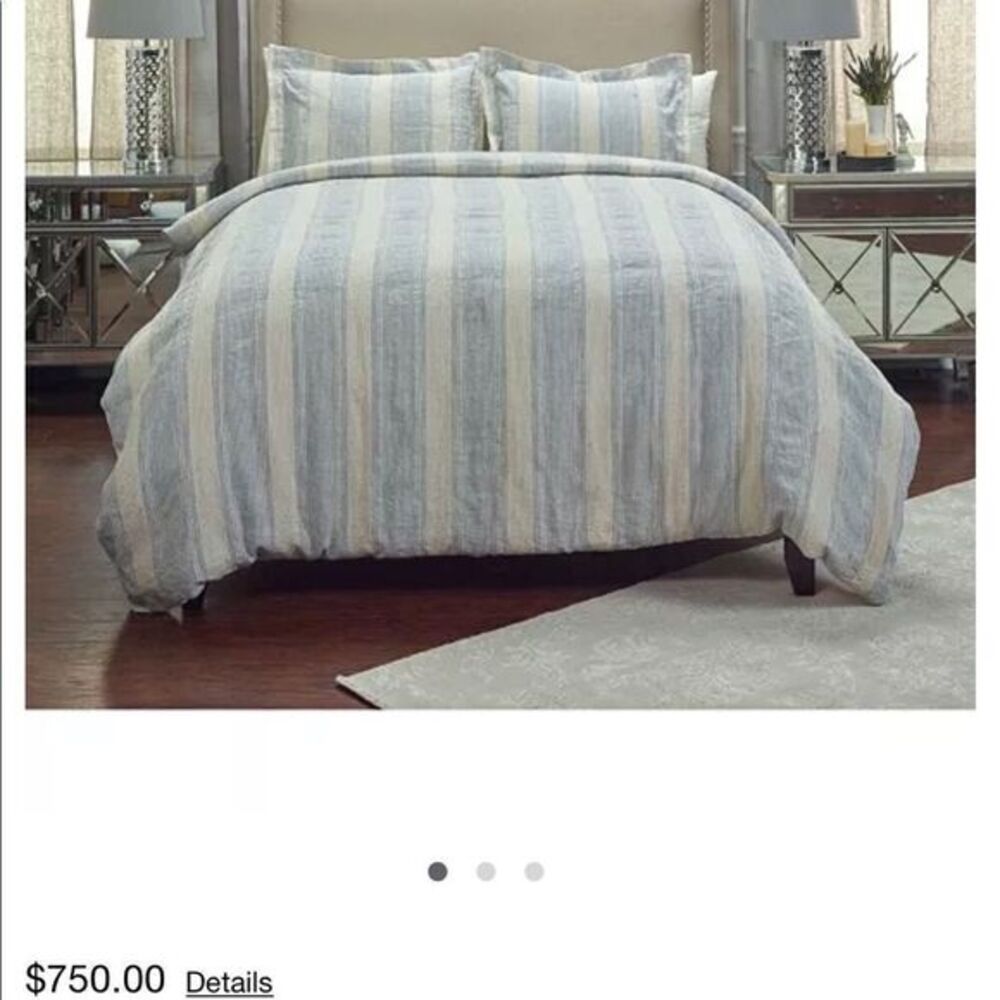 NWT 98” X 98” Queen Duvet